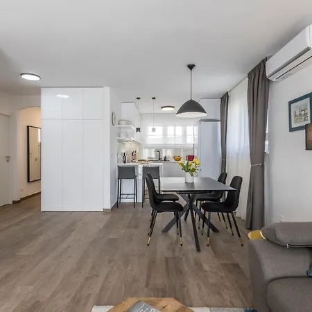 아파트 Domus Mea
